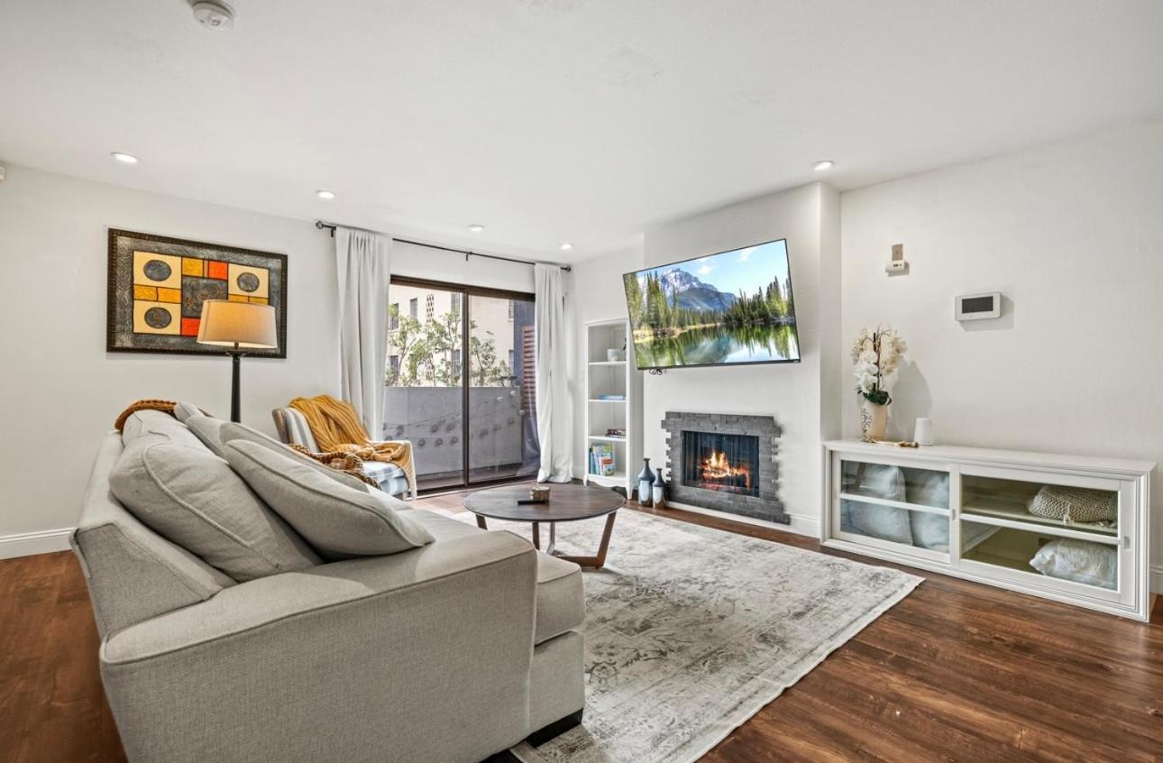 Elegant Hollywood Retreat - Spacious 2Br 2Ba Condo With Resort-Style Amenities Los Ángeles Exterior foto