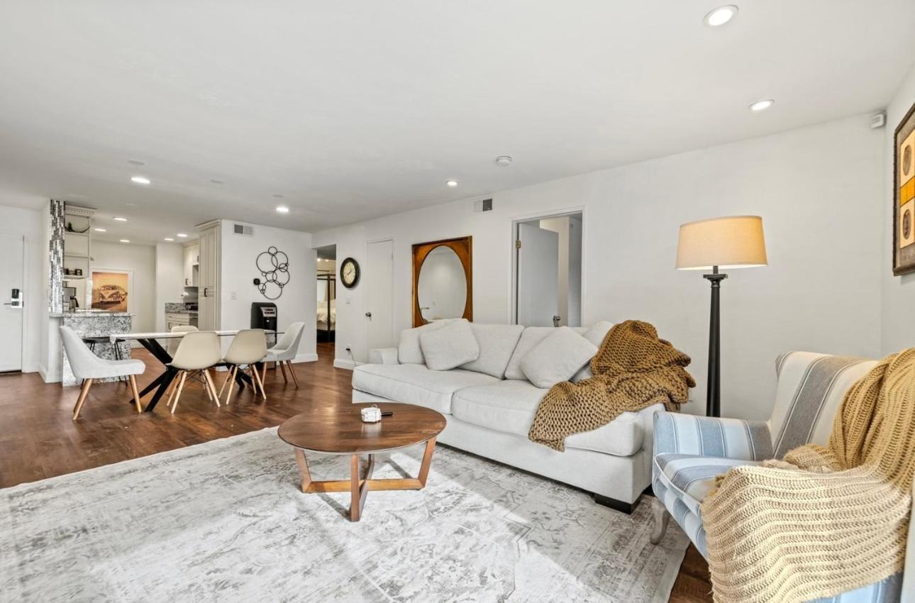 Elegant Hollywood Retreat - Spacious 2Br 2Ba Condo With Resort-Style Amenities Los Ángeles Exterior foto